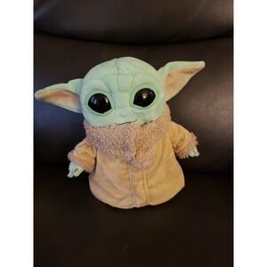 Star wars baby mandalorian.